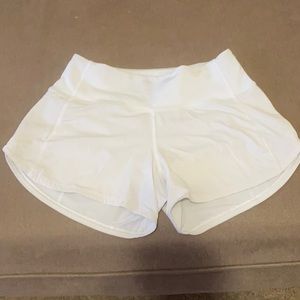 Lululemon speed up short 2.5 white size 2